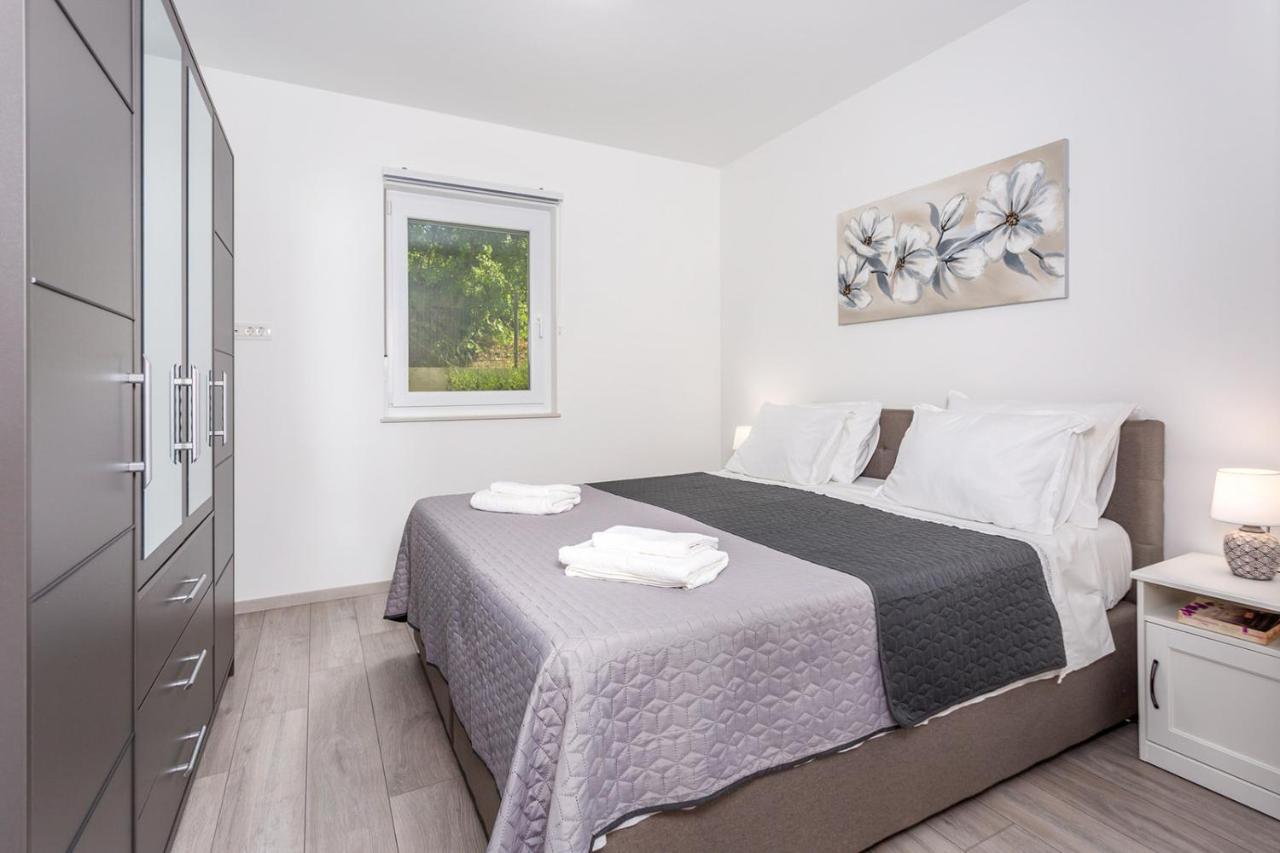 Kvarner Bay 4* - Apartments 1 & 3 Риека Экстерьер фото