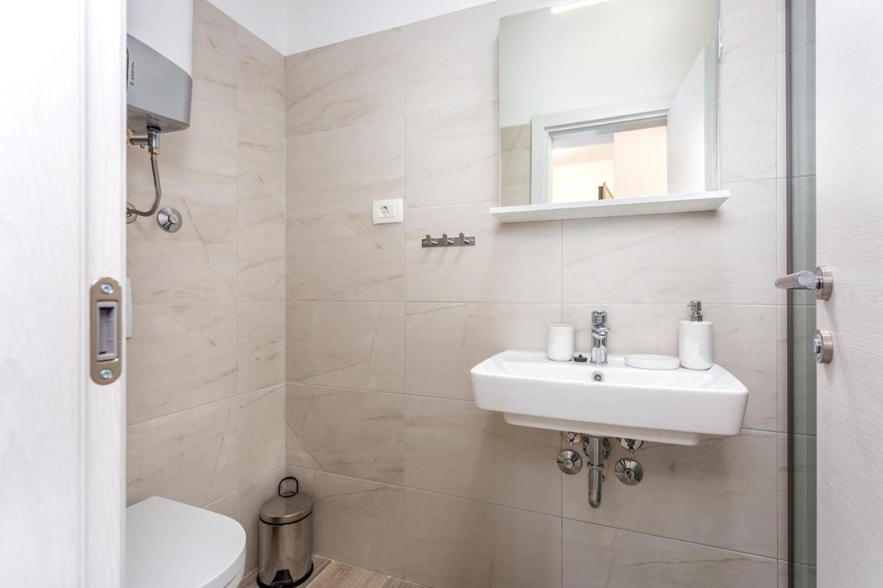 Kvarner Bay 4* - Apartments 1 & 3 Риека Экстерьер фото