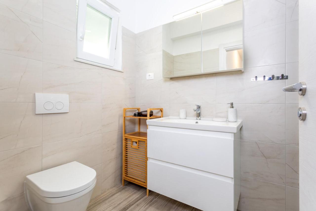 Kvarner Bay 4* - Apartments 1 & 3 Риека Экстерьер фото