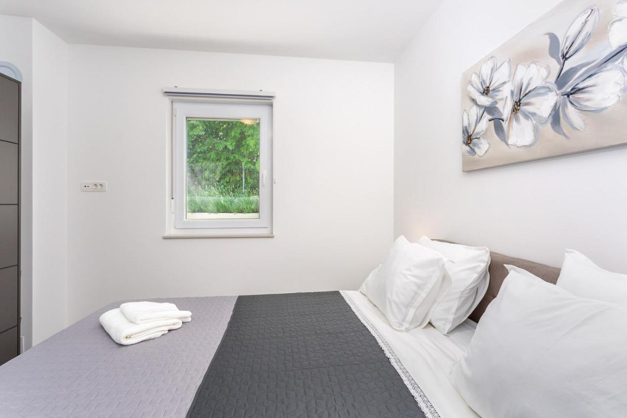 Kvarner Bay 4* - Apartments 1 & 3 Риека Экстерьер фото