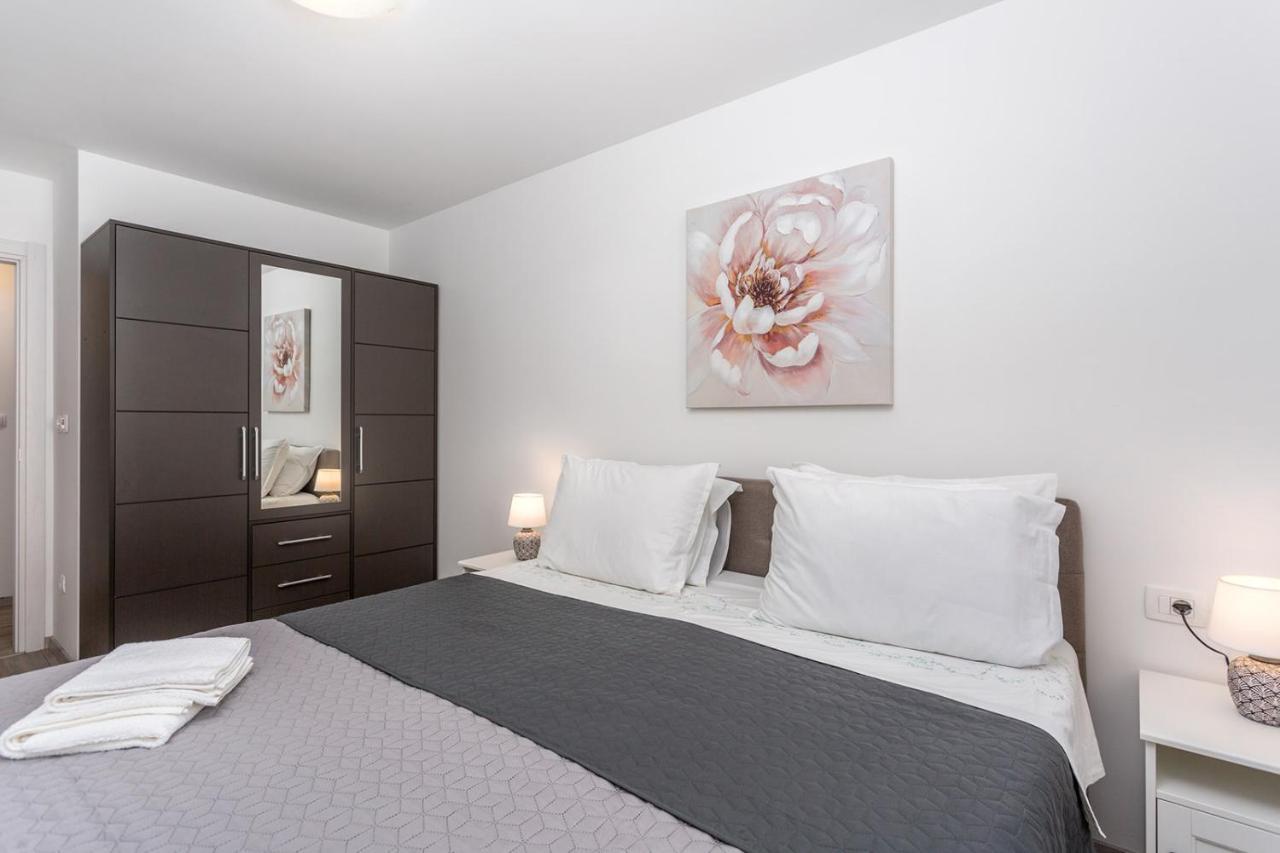 Kvarner Bay 4* - Apartments 1 & 3 Риека Экстерьер фото