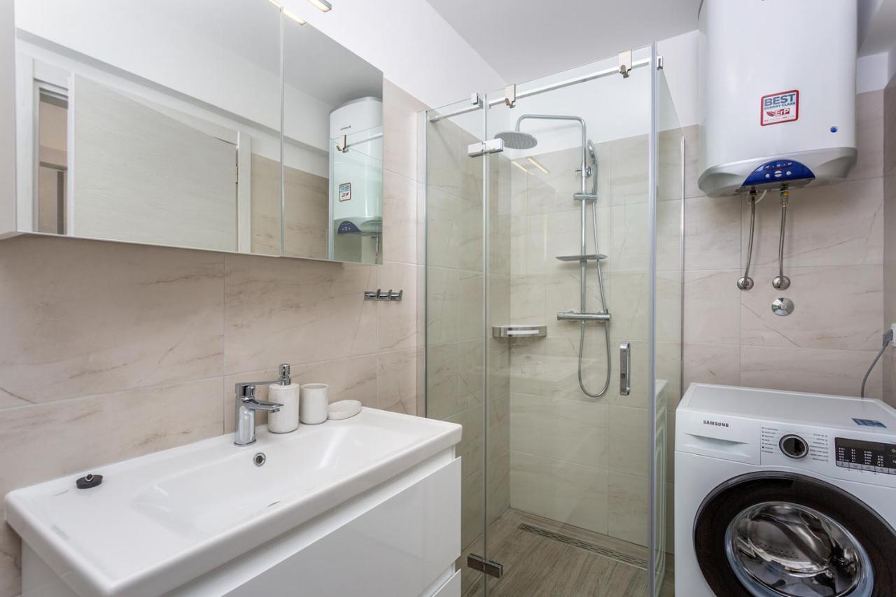 Kvarner Bay 4* - Apartments 1 & 3 Риека Экстерьер фото
