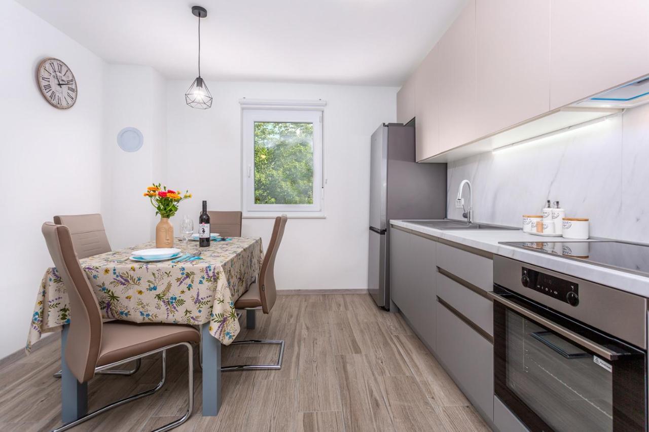 Kvarner Bay 4* - Apartments 1 & 3 Риека Экстерьер фото