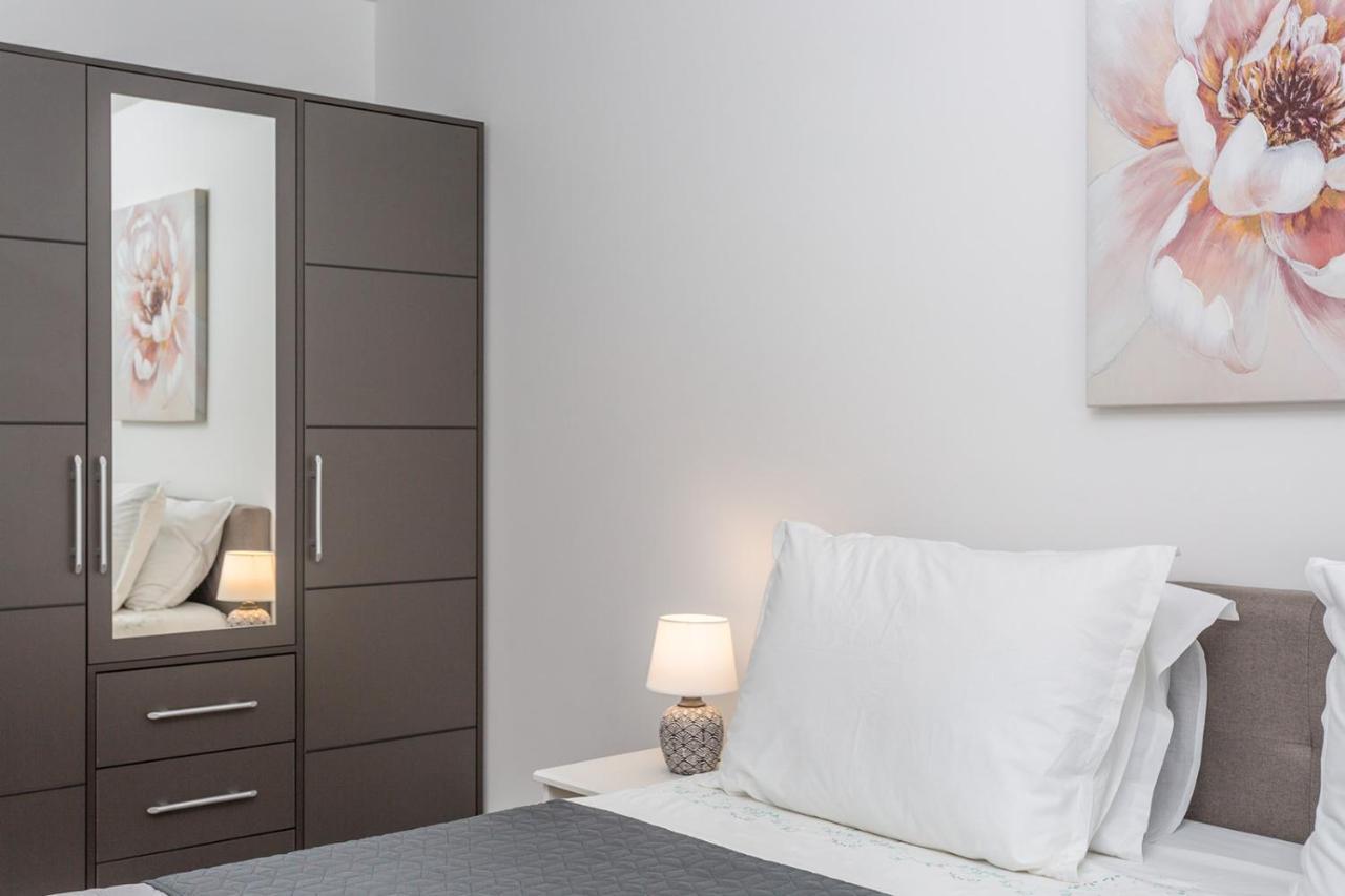 Kvarner Bay 4* - Apartments 1 & 3 Риека Экстерьер фото