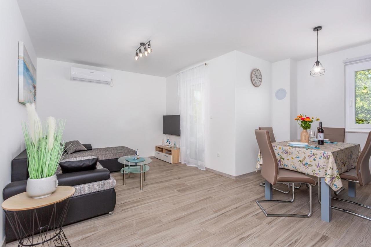 Kvarner Bay 4* - Apartments 1 & 3 Риека Экстерьер фото