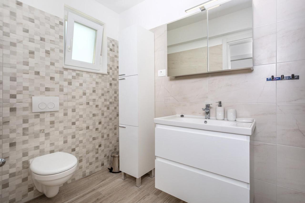 Kvarner Bay 4* - Apartments 1 & 3 Риека Экстерьер фото
