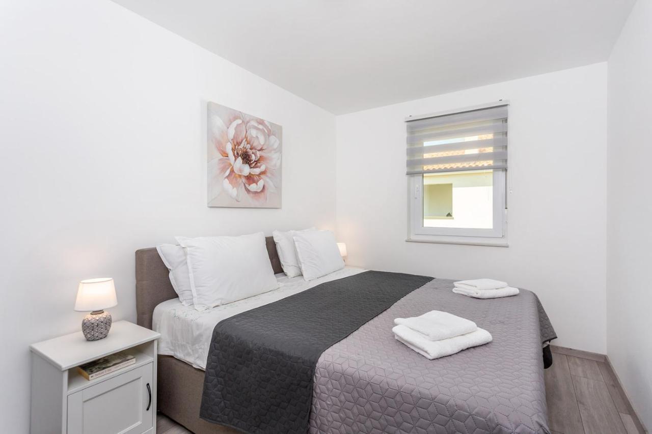Kvarner Bay 4* - Apartments 1 & 3 Риека Экстерьер фото