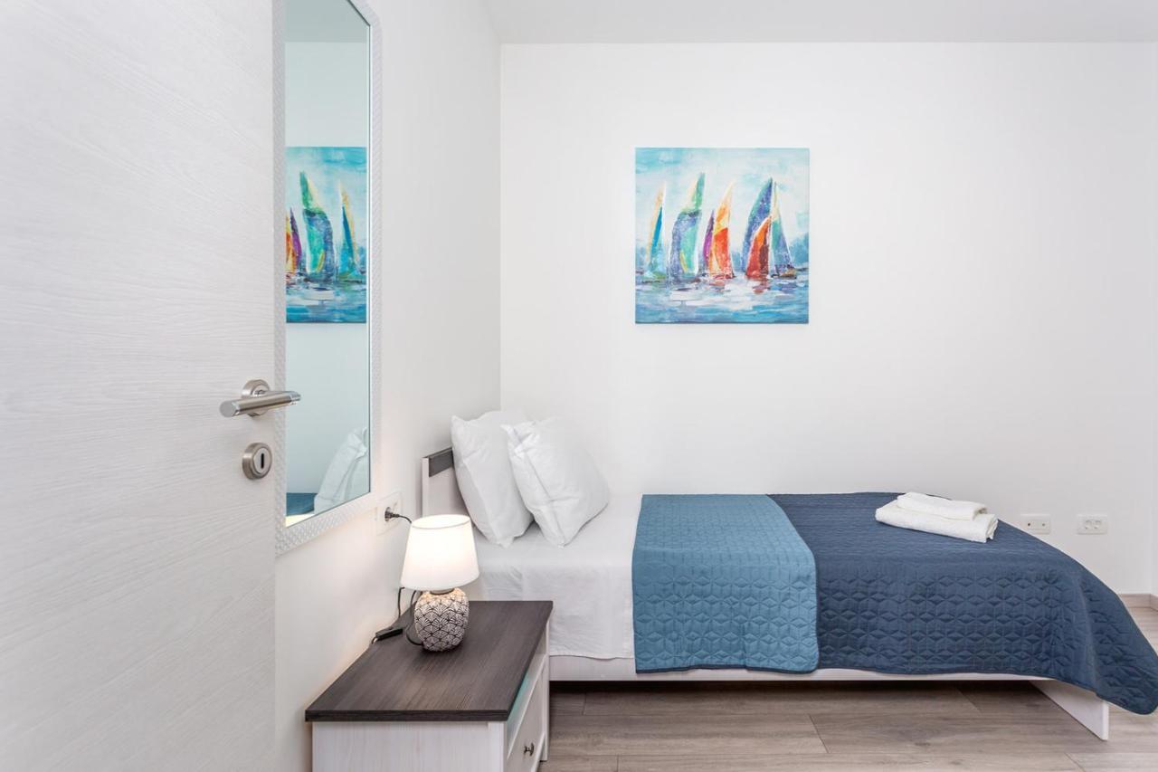 Kvarner Bay 4* - Apartments 1 & 3 Риека Экстерьер фото