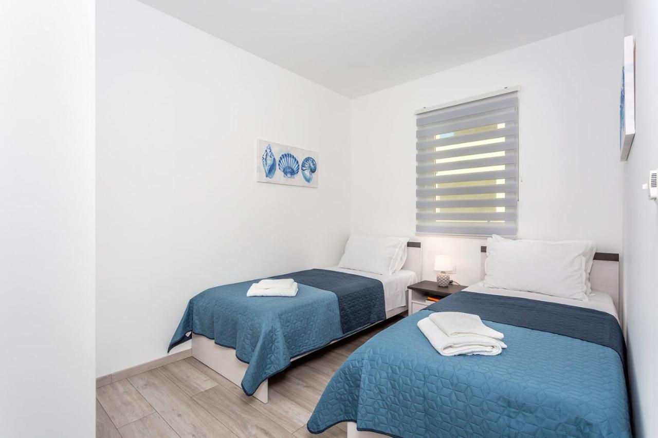Kvarner Bay 4* - Apartments 1 & 3 Риека Экстерьер фото