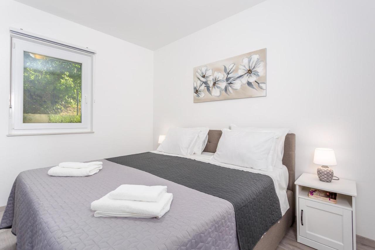 Kvarner Bay 4* - Apartments 1 & 3 Риека Экстерьер фото