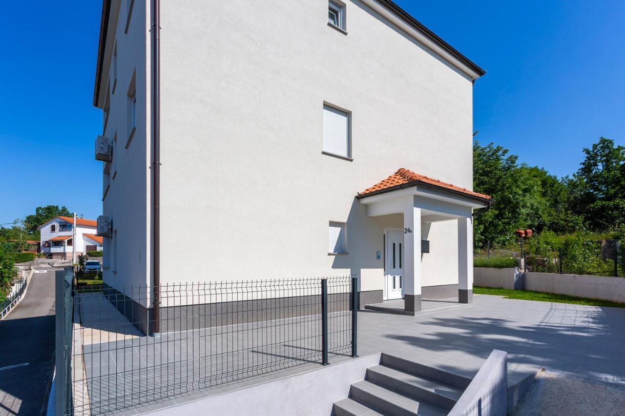 Kvarner Bay 4* - Apartments 1 & 3 Риека Экстерьер фото