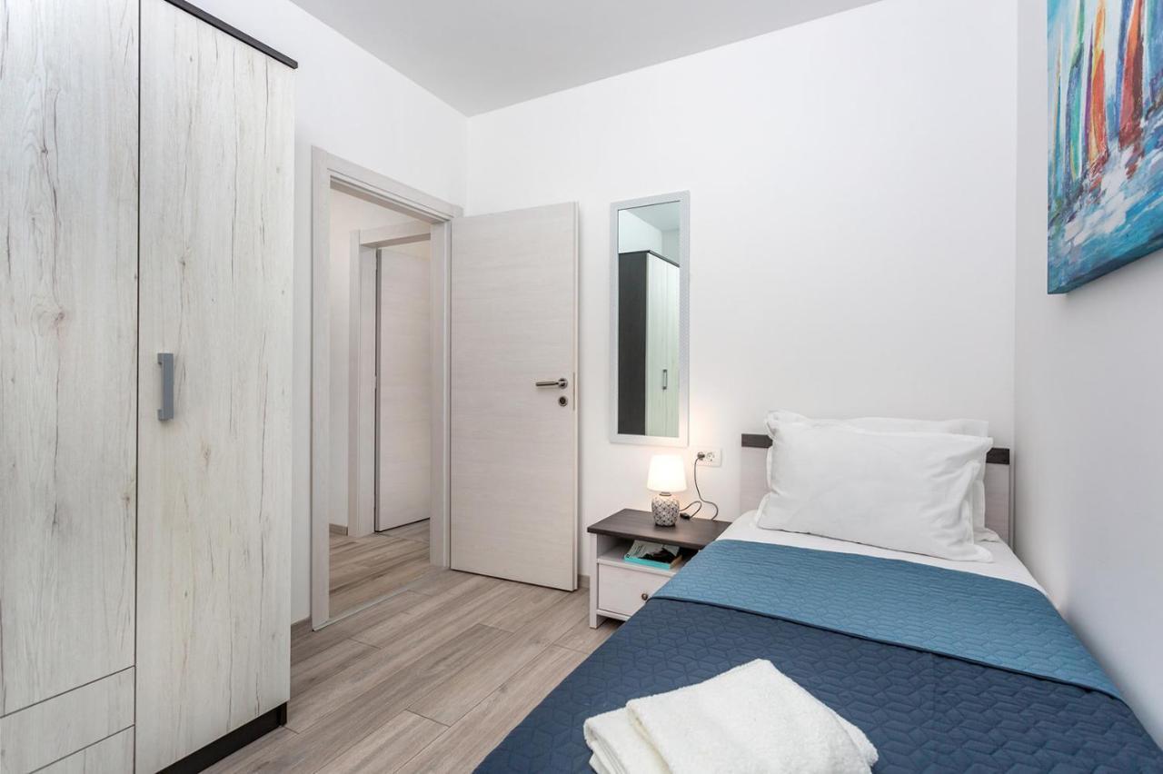 Kvarner Bay 4* - Apartments 1 & 3 Риека Экстерьер фото