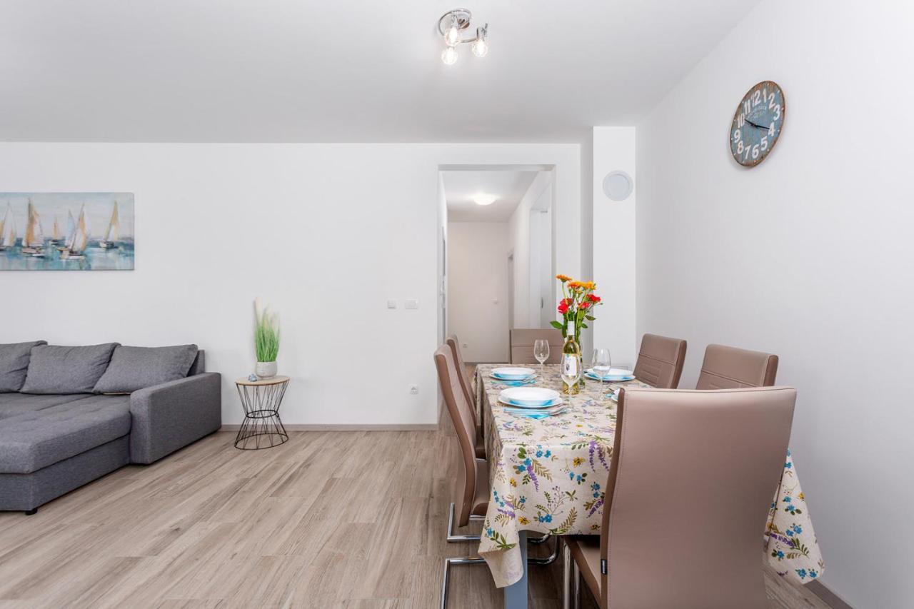 Kvarner Bay 4* - Apartments 1 & 3 Риека Экстерьер фото