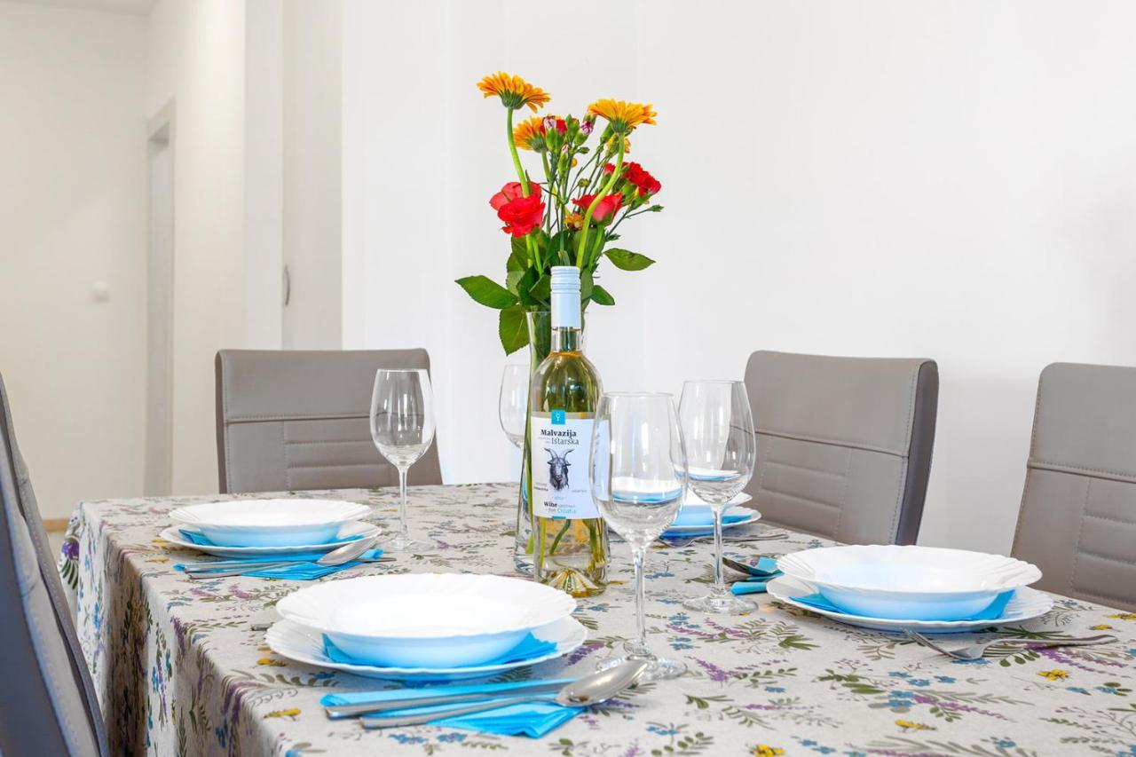 Kvarner Bay 4* - Apartments 1 & 3 Риека Экстерьер фото